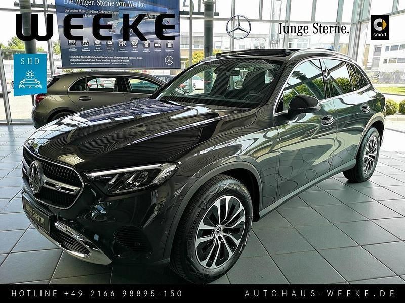 Grau Gebraucht 2024 Mercedes GLC220 Advanced Plus SUV | 52.778 € - Bild 1/4