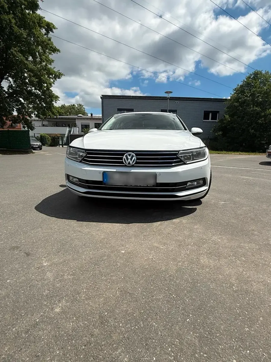 Gebraucht VW Passat 150 PS (110 kW) 2016 Weiß Kombi
