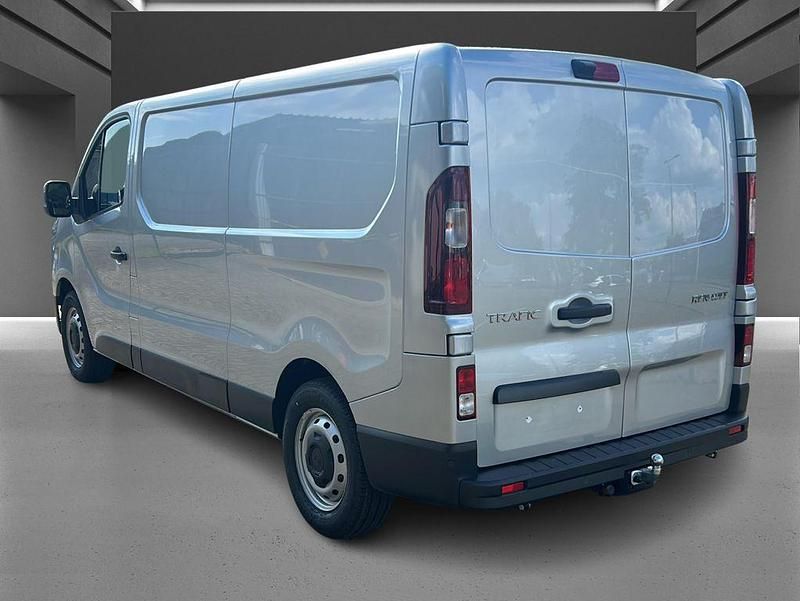 Neu Renault Trafic 170 PS (125 kW) 2025 Kqa silber Van / Kleinbus