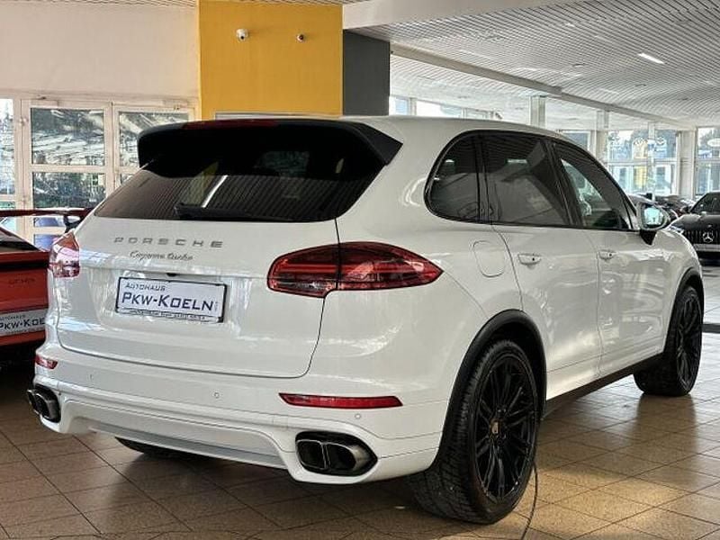 Gebraucht Porsche Cayenne 519 PS (381 kW) 2015 Carraraweiss/gletscherweis (metallic) SUV