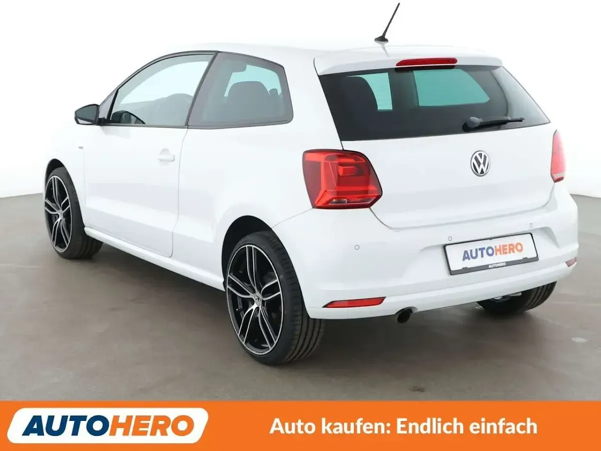 Gebraucht VW Polo LOUNGE 90 PS (66 kW) 2015 Pure white Kleinwagen