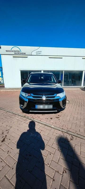 Gebraucht Mitsubishi Outlander Plus 150 PS (110 kW) 2018 Schwarz SUV