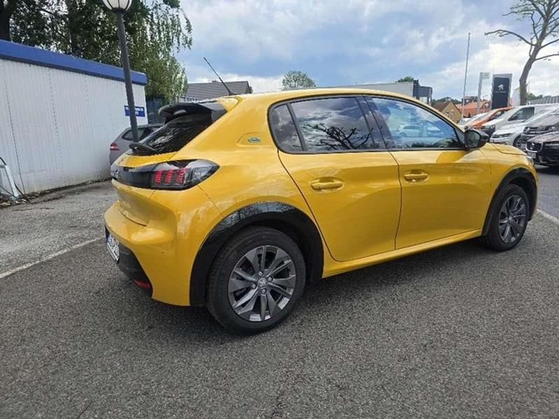 Gebraucht Peugeot e-208 Allure 100 kW (136 PS) 2022 Gelb faro Kleinwagen