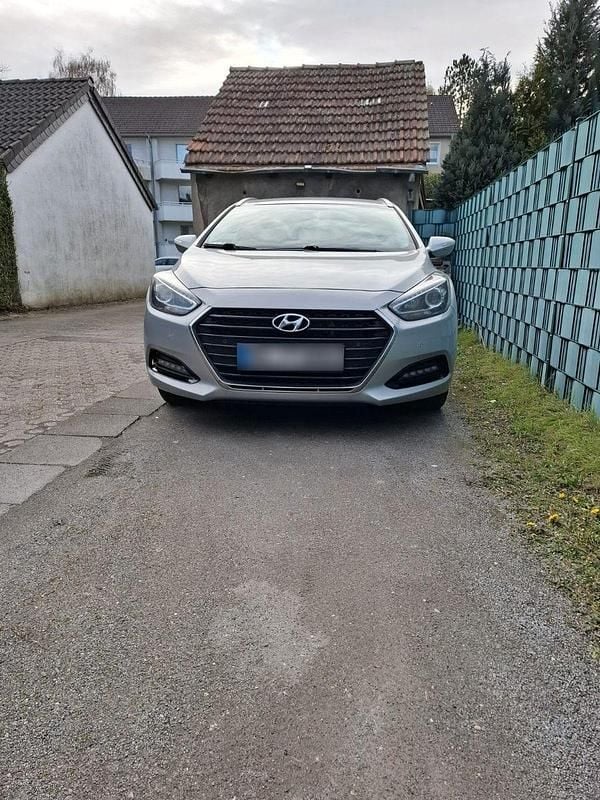 Gebraucht Hyundai i40 141 PS (103 kW) 2017 Silber Kombi