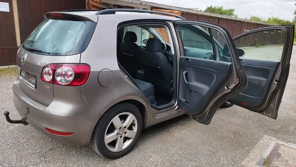 Gebraucht VW Golf Plus Cross Comfortline 122 PS (89 kW) 2011 Beige Van / Kleinbus