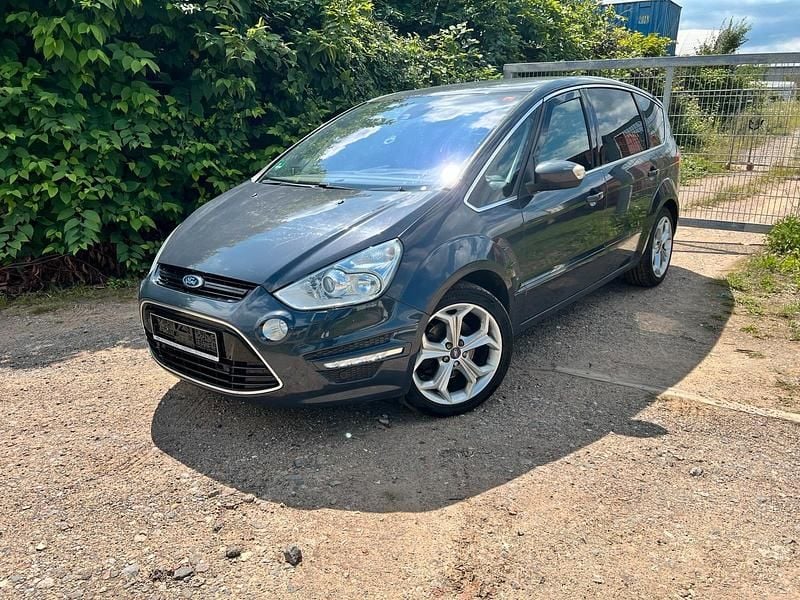 Grau Gebraucht 2013 Ford S-MAX S Van / Kleinbus | 5.400 € (Guter Preis) - Bild 1/4
