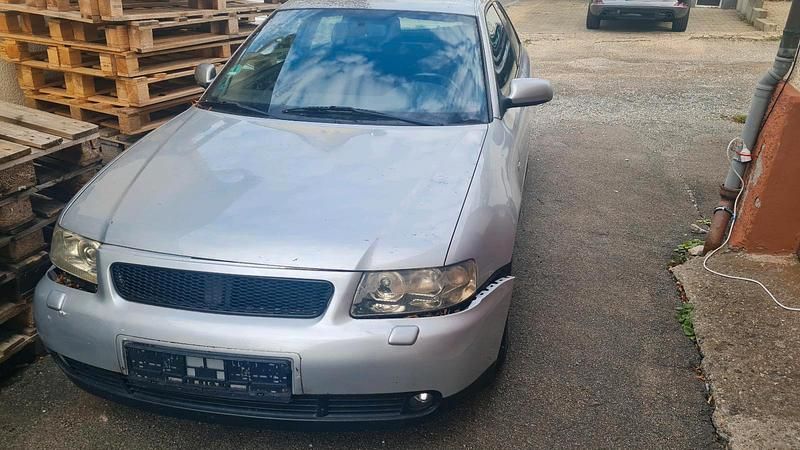 Silber Gebraucht 2003 Audi A3 Kleinwagen | 500 € (Superpreis) - Bild 1/3