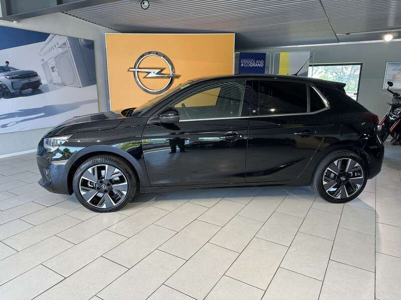 Diamant schwarz Gebraucht 2023 Opel Corsa-e GS Line Kleinwagen | 20.450 € (Fairer Preis) - Bild 1/4
