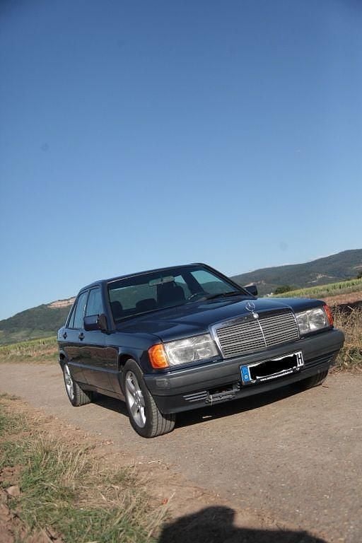 Gebraucht Mercedes 190 122 PS (89 kW) 1993 Blau Limousine