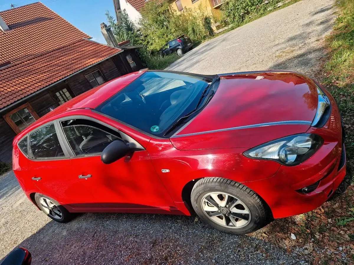 Gebraucht Hyundai i30 120 PS (88 kW) 2010 Rot Kleinwagen