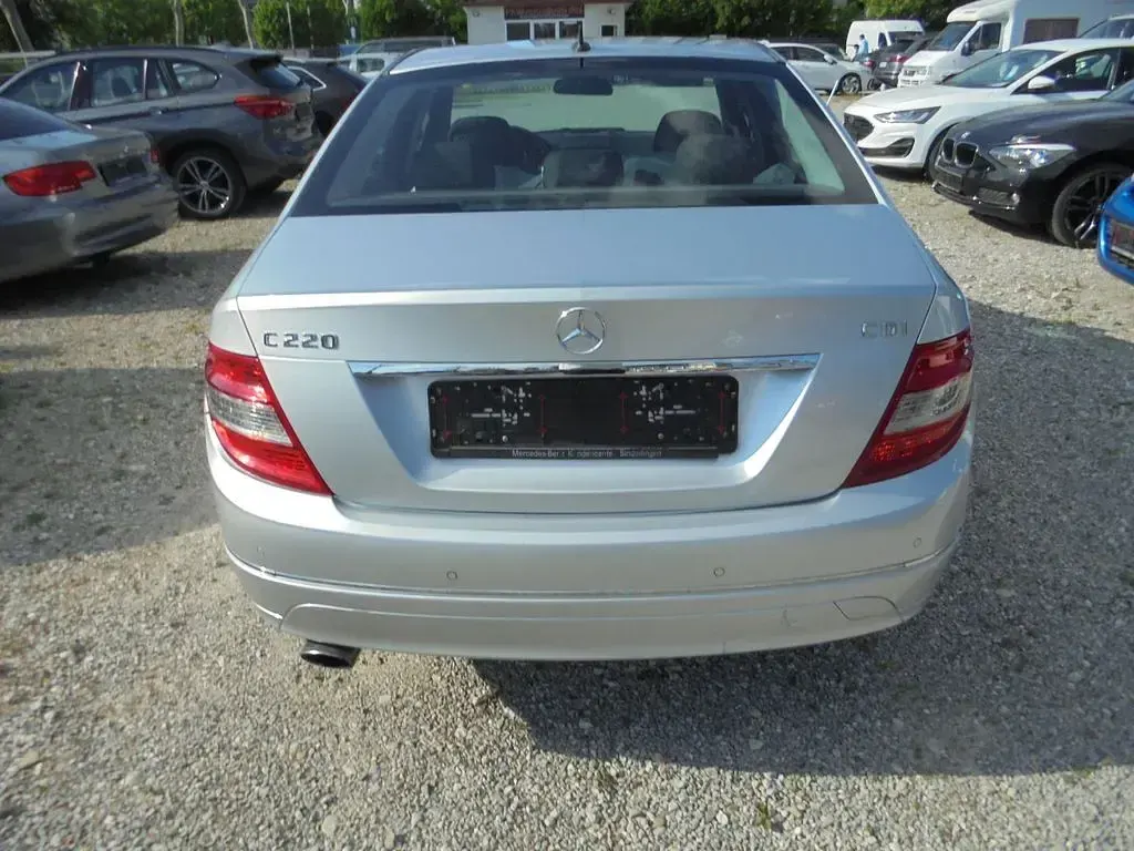 Usata Mercedes C220 Elegance 170 CV (125 kW) 2008 Argento Berlina