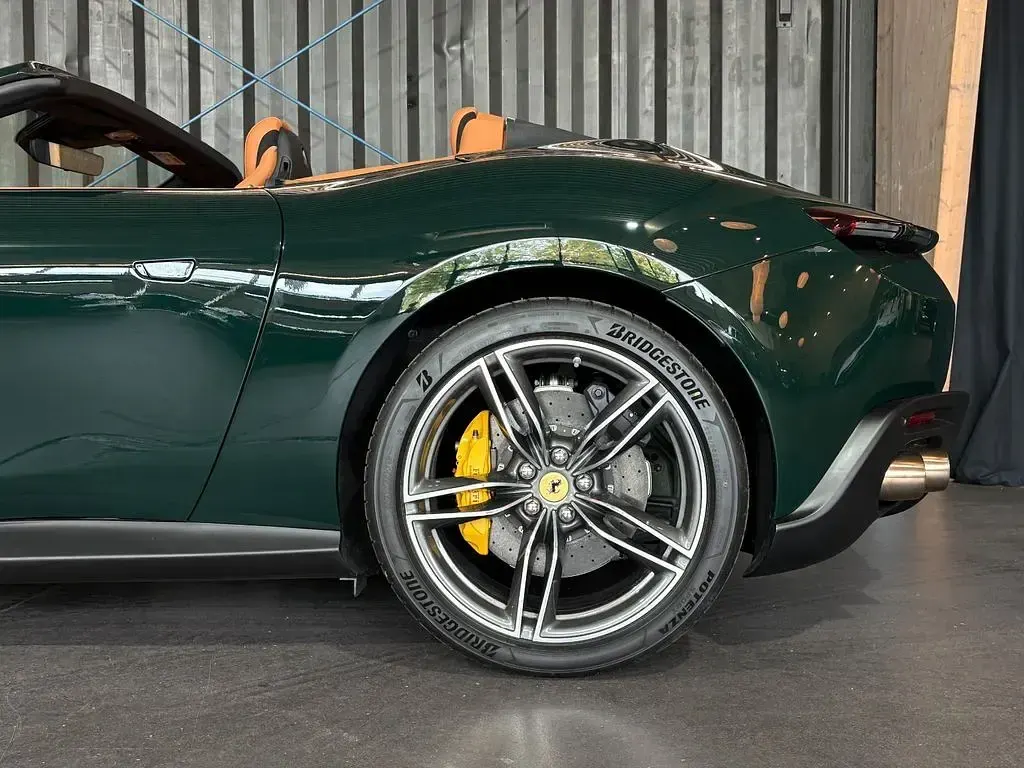 Neu Ferrari Roma 620 PS (456 kW) 2026 Grün Cabrio
