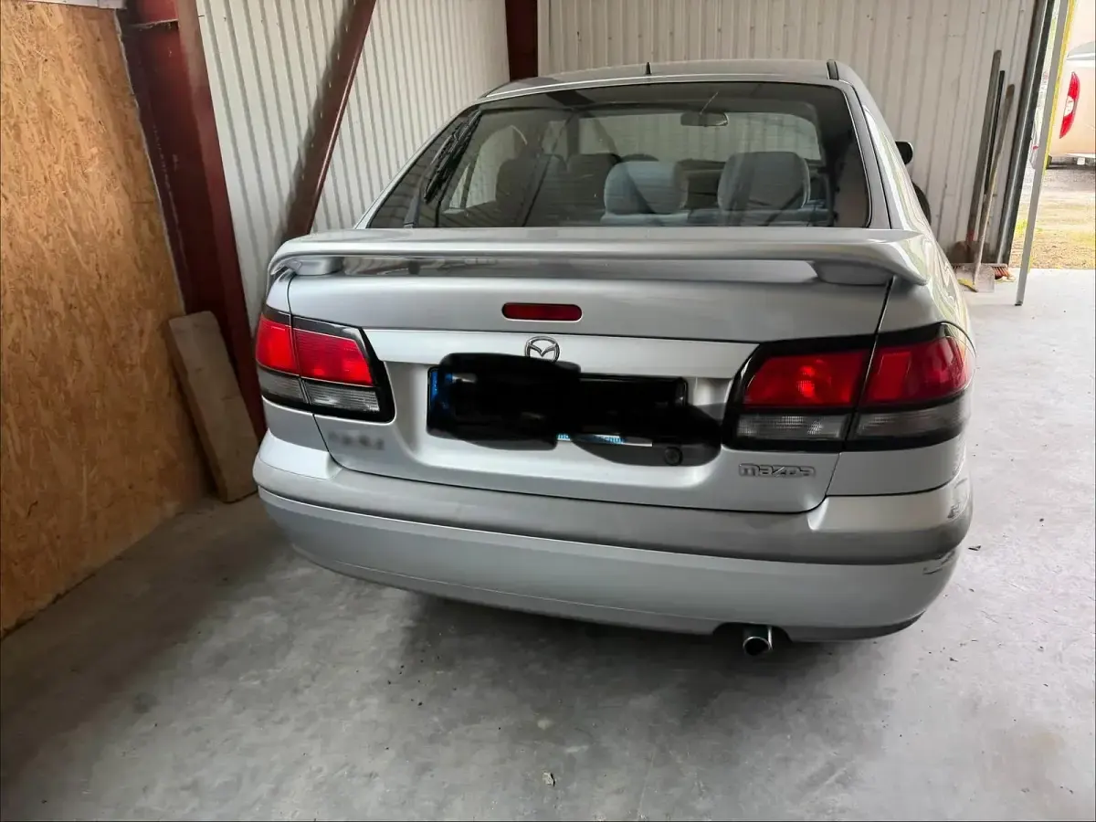 Gebraucht Mazda 626 90 PS (66 kW) 1999 Silber Kleinwagen