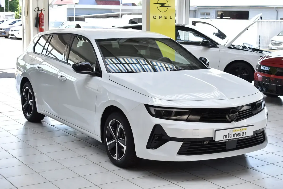 Gebraucht Opel Astra 131 PS (96 kW) 2024 Schwarz karbon schwarz met. Kombi