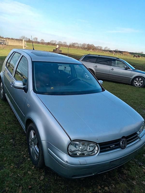 Silber Gebraucht 2001 VW Golf Limousine | 555 € (Superpreis) - Bild 1/4