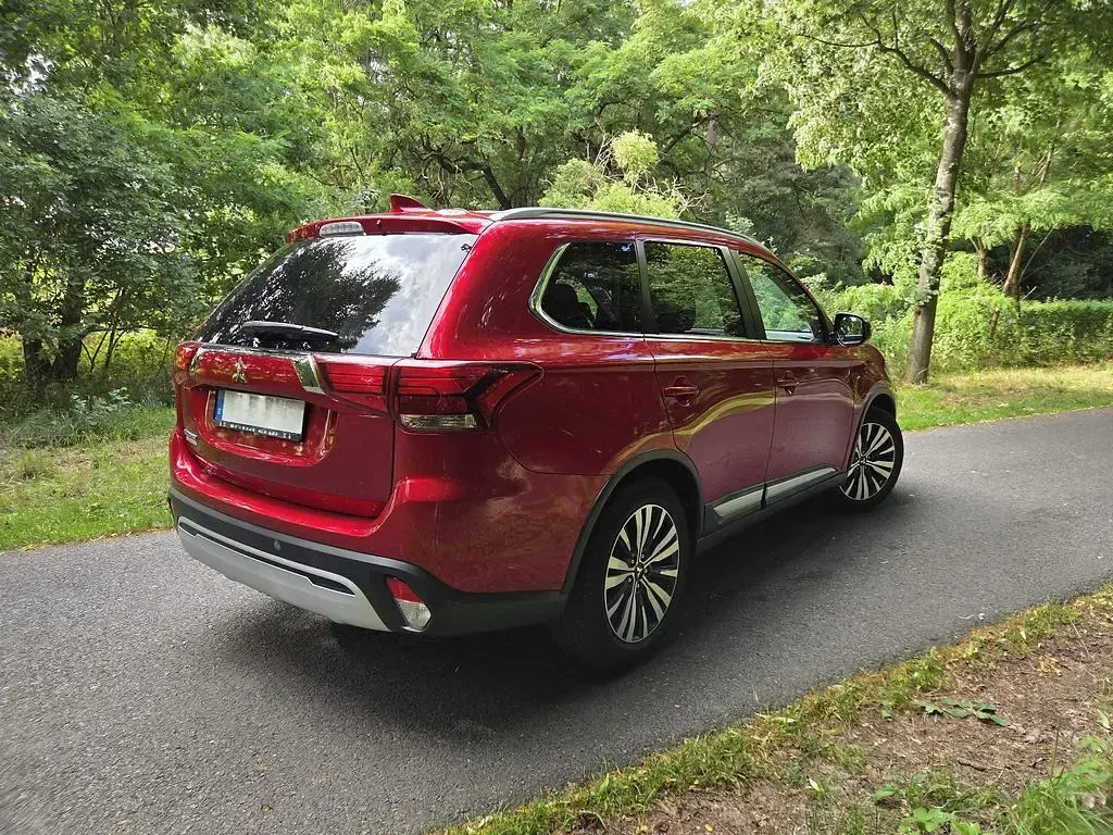Gebraucht Mitsubishi Outlander 150 PS (110 kW) 2020 Rot SUV