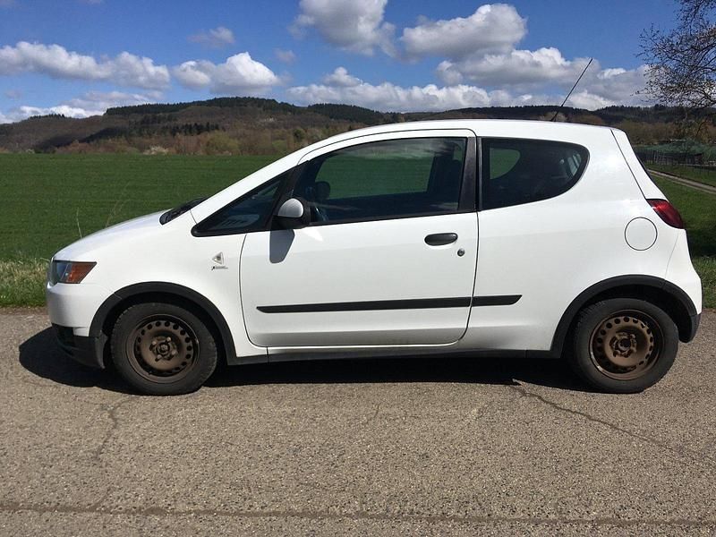 Second-hand Mitsubishi Colt 75 CP (55 kW) 2011 Alb Hatchback