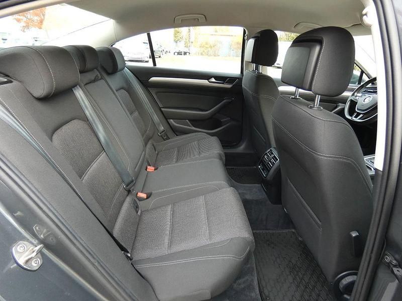 Gebraucht VW Passat Comfortline 125 PS (91 kW) 2015 Grau Limousine