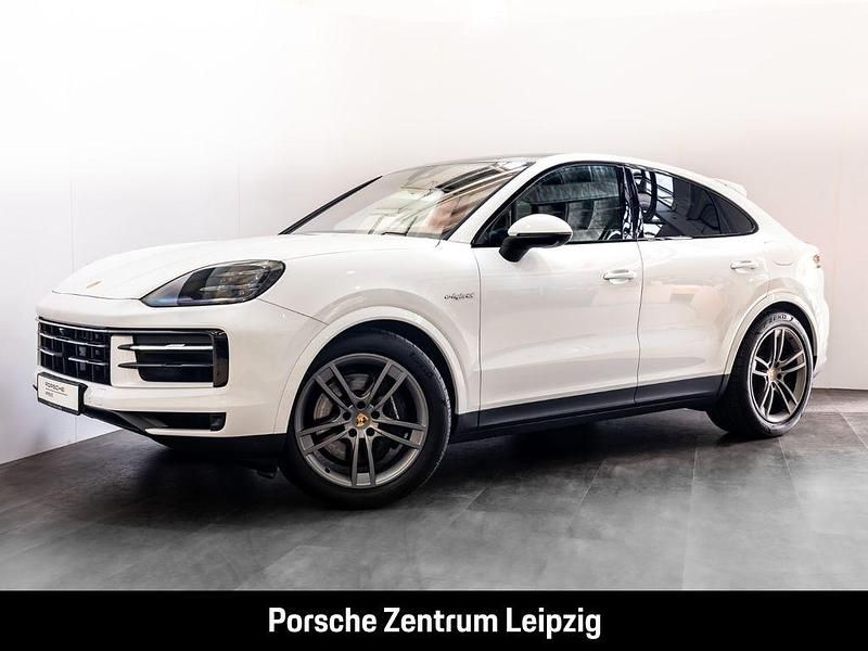 Weiß Gebraucht 2024 Porsche Cayenne E-Hybrid Coupe Coupé | 89.800 € - Bild 1/4