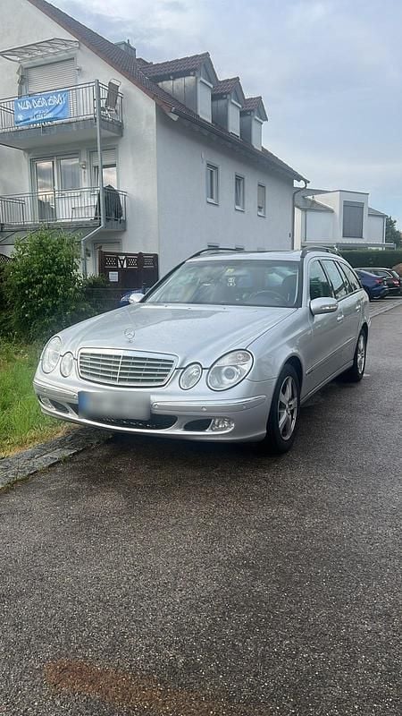 Gebraucht Mercedes E240 177 PS (130 kW) 2005 Silber Kombi