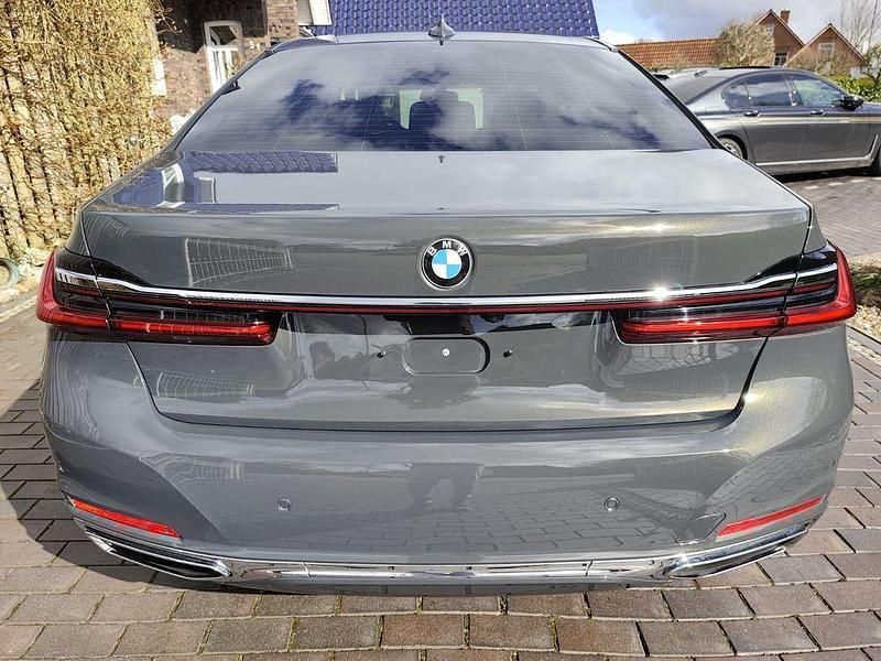Gebraucht BMW 740L 340 PS (250 kW) 2022 Dravitgrau metallic Limousine