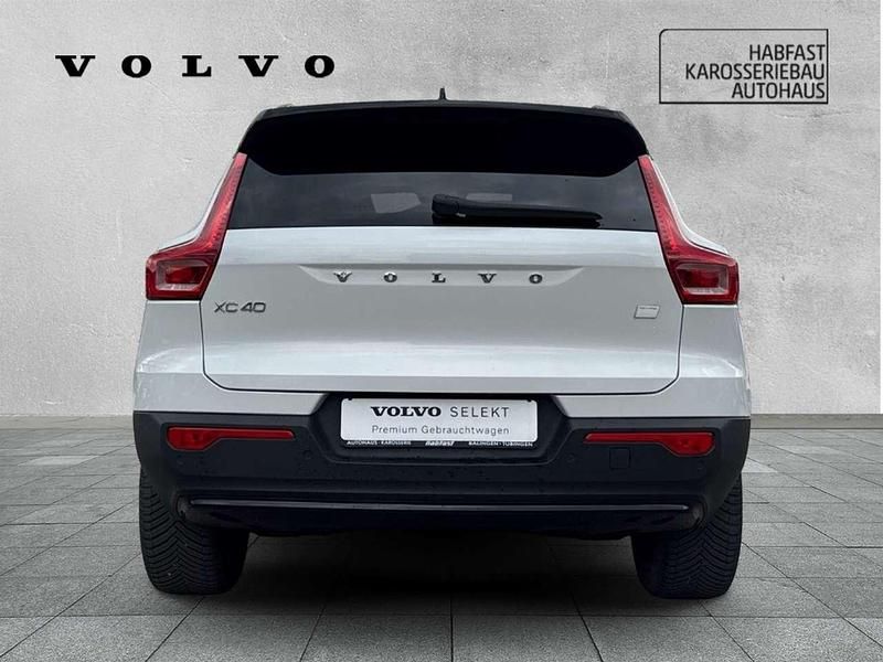 Gebraucht Volvo XC40 Core 169 kW (231 PS) 2022 Crystal white / metallic SUV