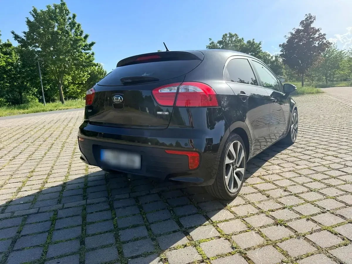 Gebraucht Kia Rio 90 PS (66 kW) 2015 Kleinwagen
