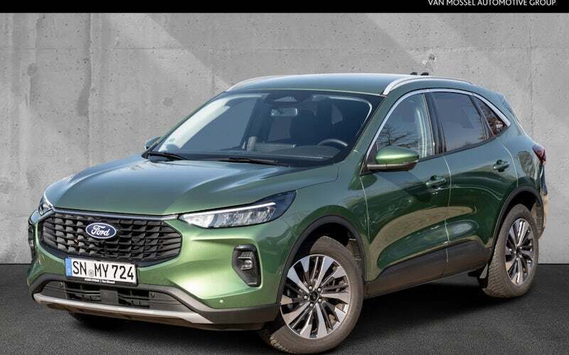 Grün Gebraucht 2024 Ford Kuga Titanium SUV | 28.290 € (Etwas zu teuer) - Bild 1/4