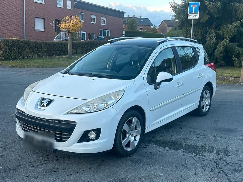 Weiß Gebraucht 2012 Peugeot 207 Kombi | 1.799 € (Guter Preis) - Bild 1/4