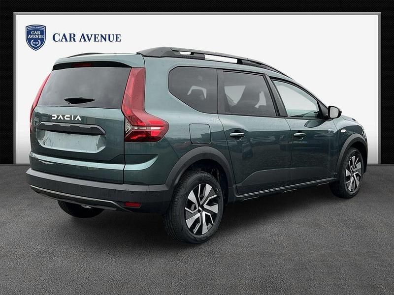 Neu Dacia Jogger Expression 110 PS (80 kW) 2026 Grün Van / Kleinbus