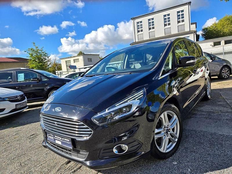 Schwarz Gebraucht 2019 Ford S-MAX Titanium Van / Kleinbus | 10.990 € (Fairer Preis) - Bild 1/4
