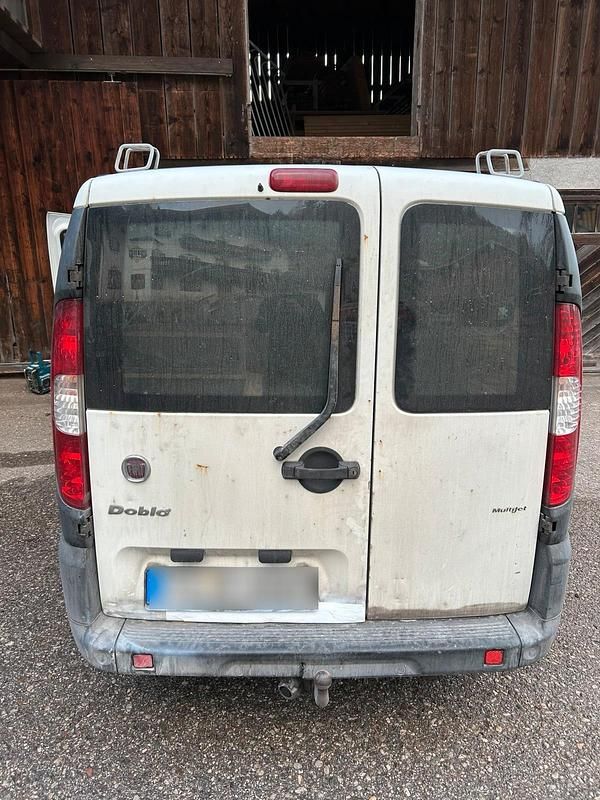 Gebraucht Fiat Doblò 75 PS (55 kW) 2009 Weiß Van / Kleinbus