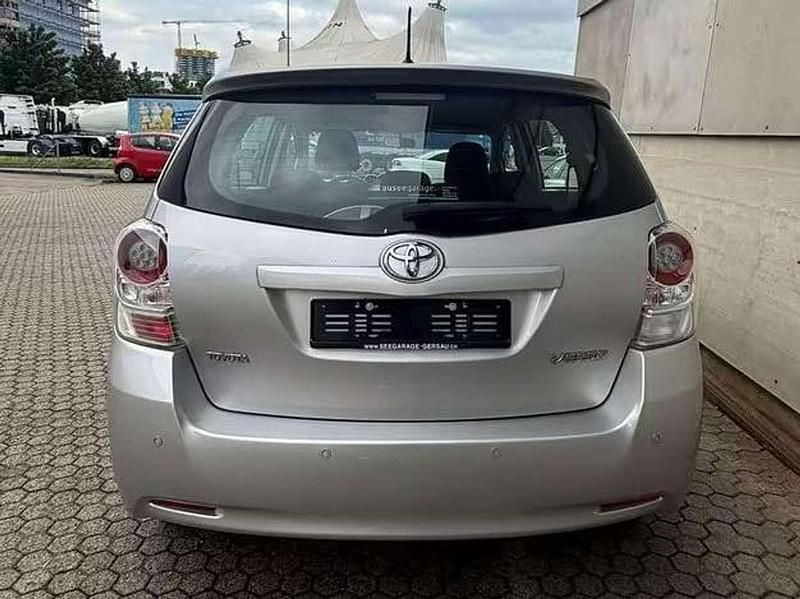 Gebraucht Toyota Verso Multidrive S 147 PS (108 kW) 2011 Silber Van / Kleinbus