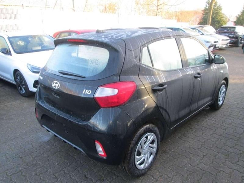 Gebraucht Hyundai i10 Select 63 PS (46 kW) 2024 Schwarz Kleinwagen