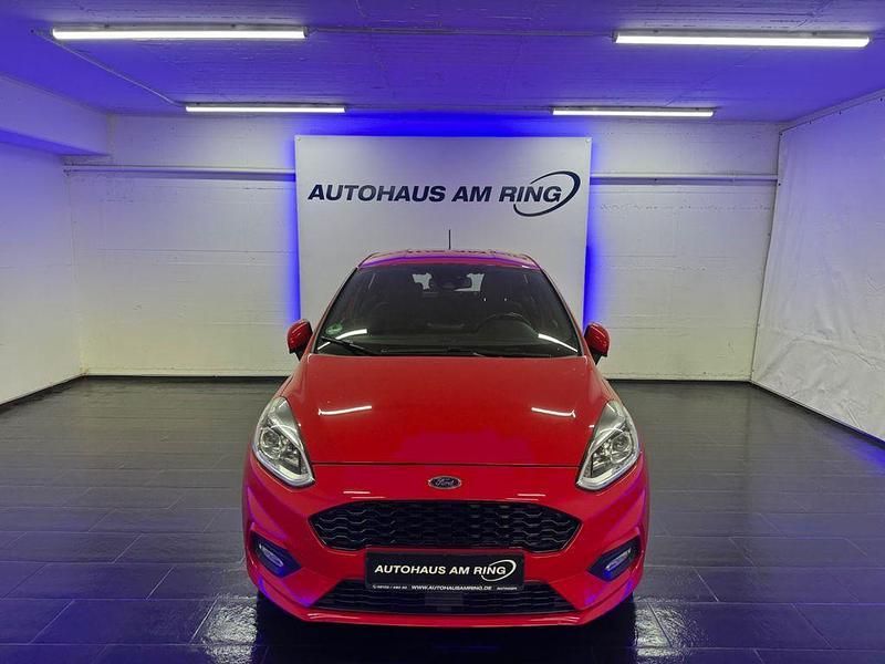 Rot Gebraucht 2018 Ford Fiesta ST-Line Kleinwagen | 9.799 € (Fairer Preis) - Bild 1/4