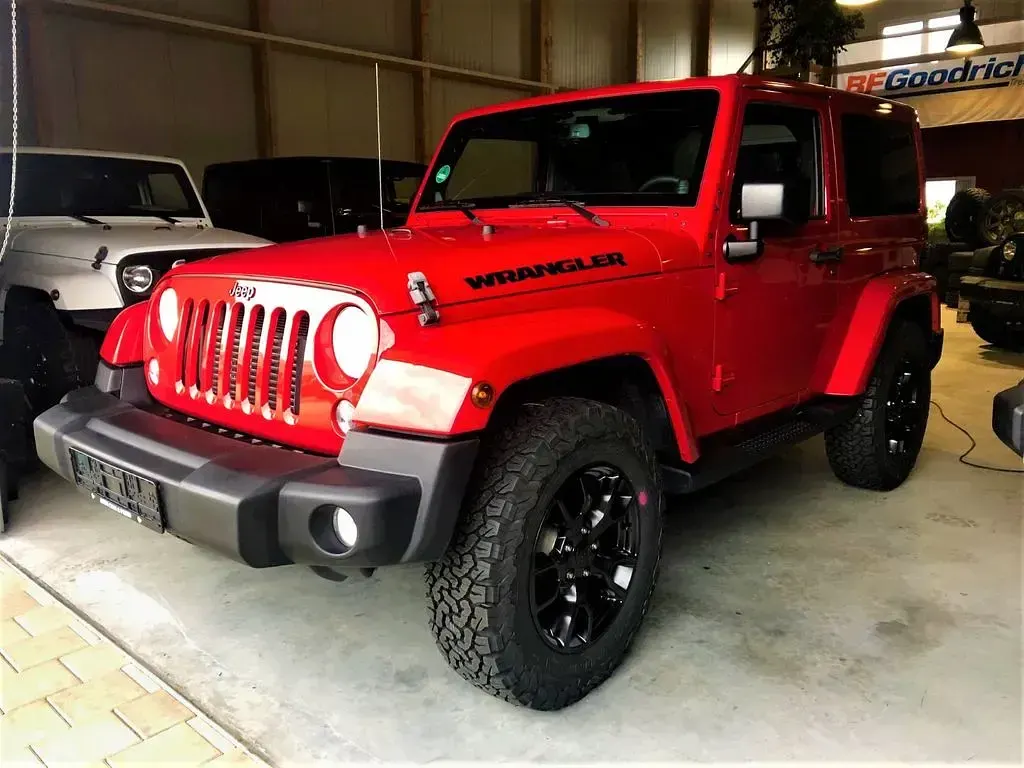 Gebraucht Jeep Wrangler Night Eagle 200 PS (147 kW) 2017 Rot SUV