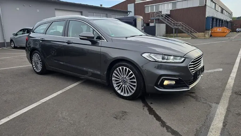 Gebraucht Ford Mondeo Titanium 150 PS (110 kW) 2022 Grau Limousine