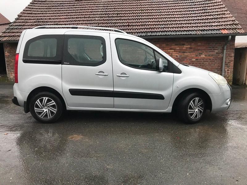Gebraucht Citroën Berlingo 92 PS (67 kW) 2009 Silber Van / Kleinbus