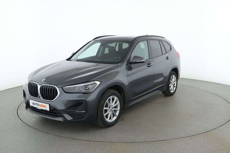 Grau Gebraucht 2020 BMW X1 Advantage SUV | 20.810 € (Superpreis) - Bild 1/4