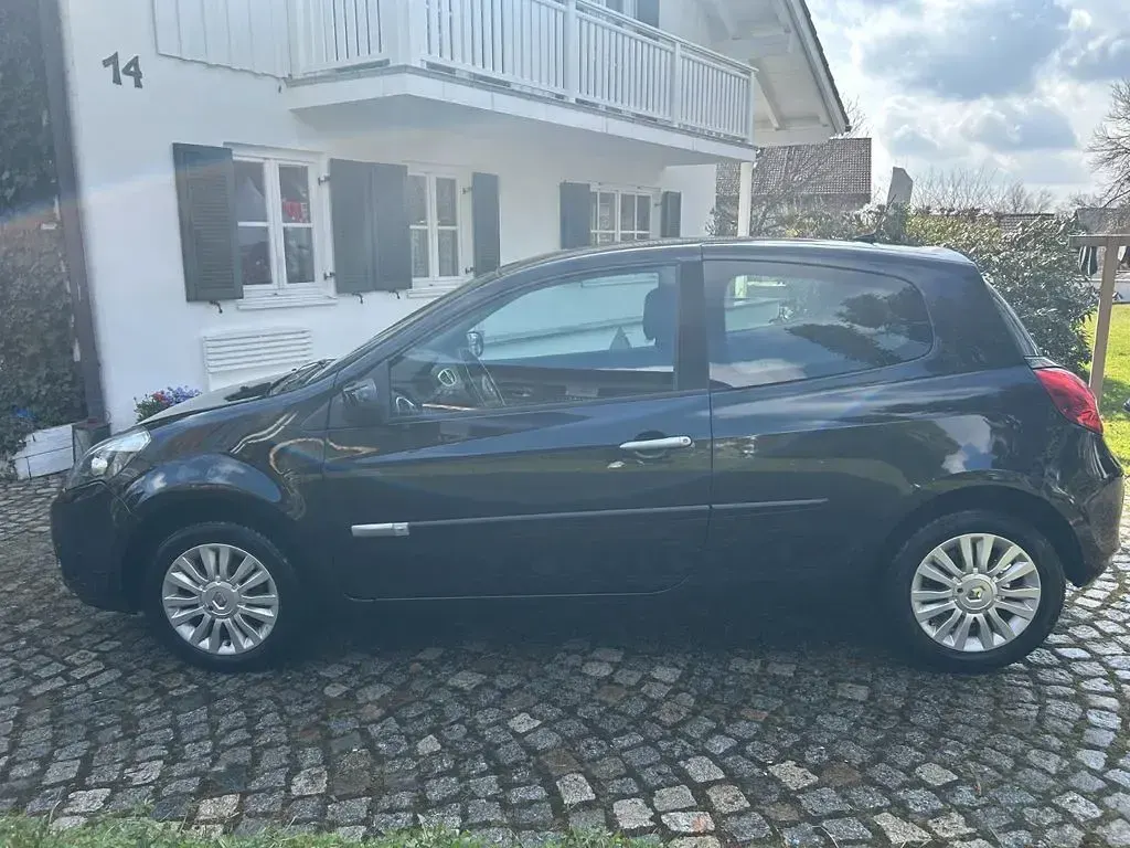 Gebraucht Renault Clio II 101 PS (74 kW) 2010 Schwarz Limousine