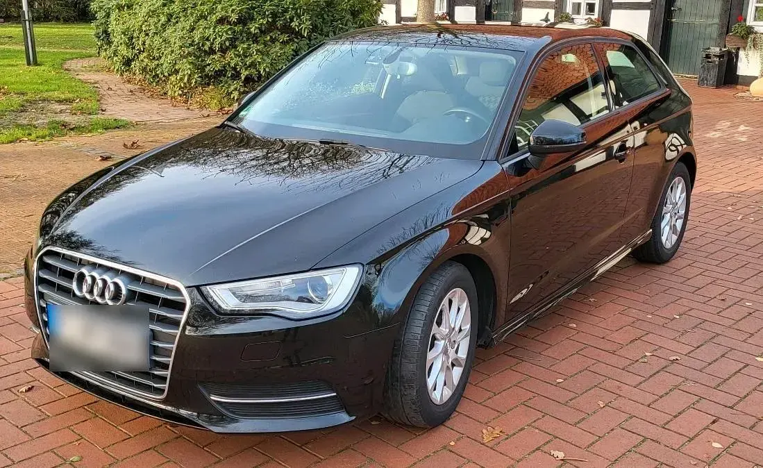 Używany Audi A3 Attraction 110 KM (80 kW) 2014 Czarny Sedan/Limuzyna
