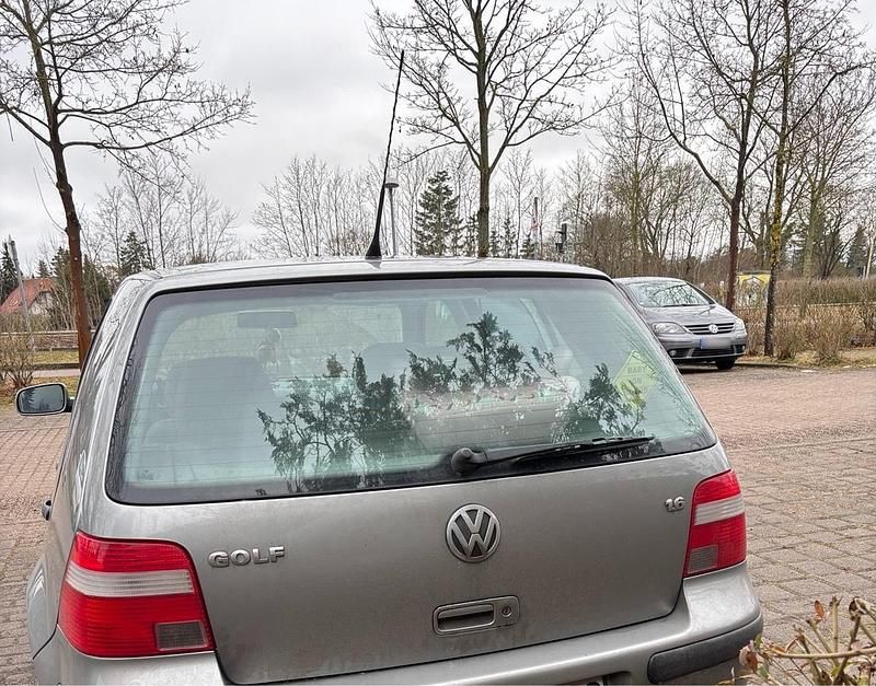 Gebraucht VW Golf IV 102 PS (75 kW) 2003 Silber Kleinwagen