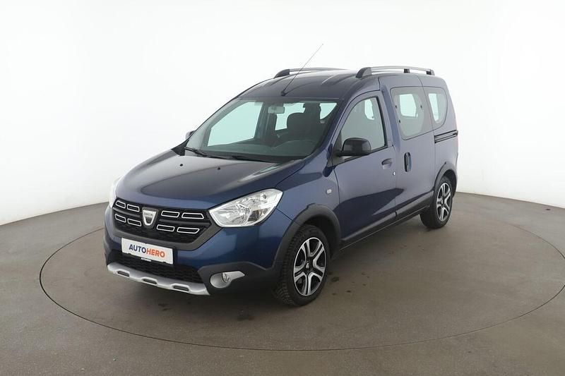 Blau Gebraucht 2018 Dacia Dokker Celebration Van | 12.490 € (Etwas zu teuer) - Bild 1/3