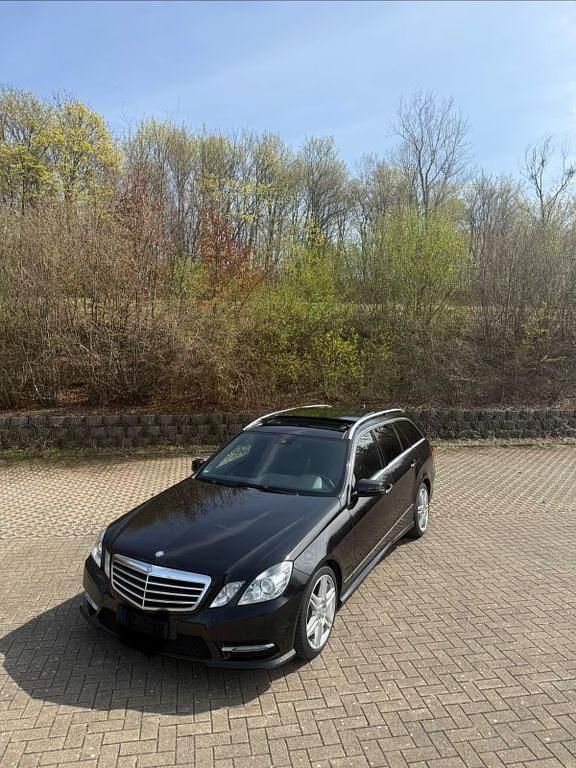 Używany Mercedes E350 Avantgarde 265 KM (194 kW) 2012 Czarny Kombi