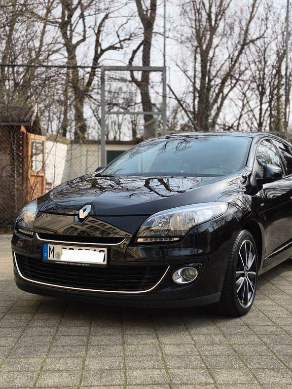 Gebraucht Renault Mégane Bose Edition 116 PS (85 kW) 2012 Schwarz Limousine