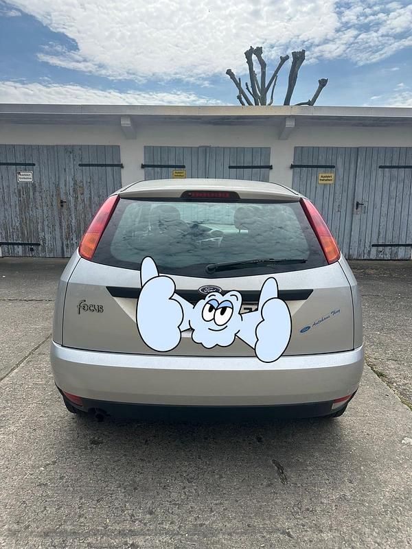 Usata Ford Focus 100 CV (73 kW) 2002 Argento Utilitaria