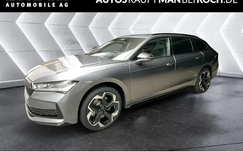 Neu Skoda Superb SportLine 193 PS (141 kW) 2026 Grau Kombi