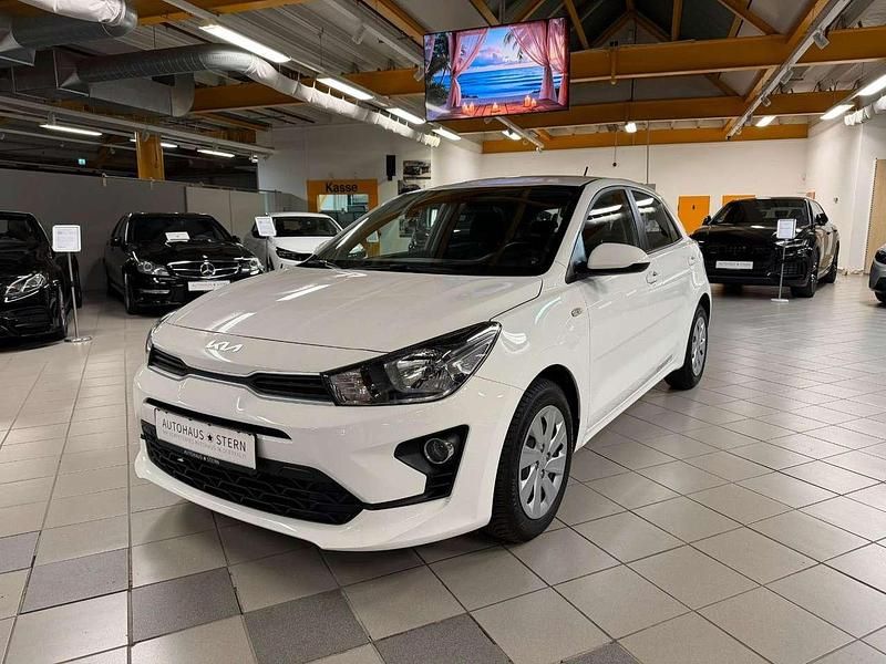 Gebraucht Kia Rio Edition 7 84 PS (61 kW) 2023 Weiß Kleinwagen