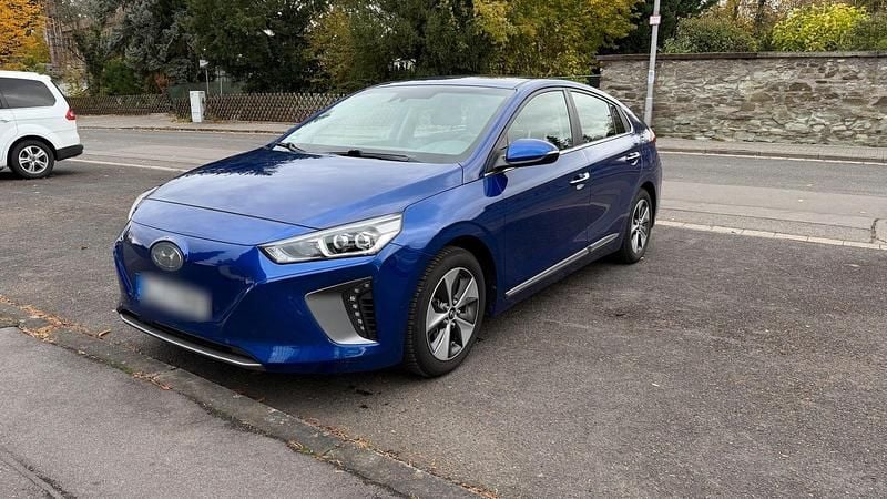 Blau Gebraucht 2018 Hyundai Ioniq Style Kleinwagen | 10.500 € (Fairer Preis) - Bild 1/4
