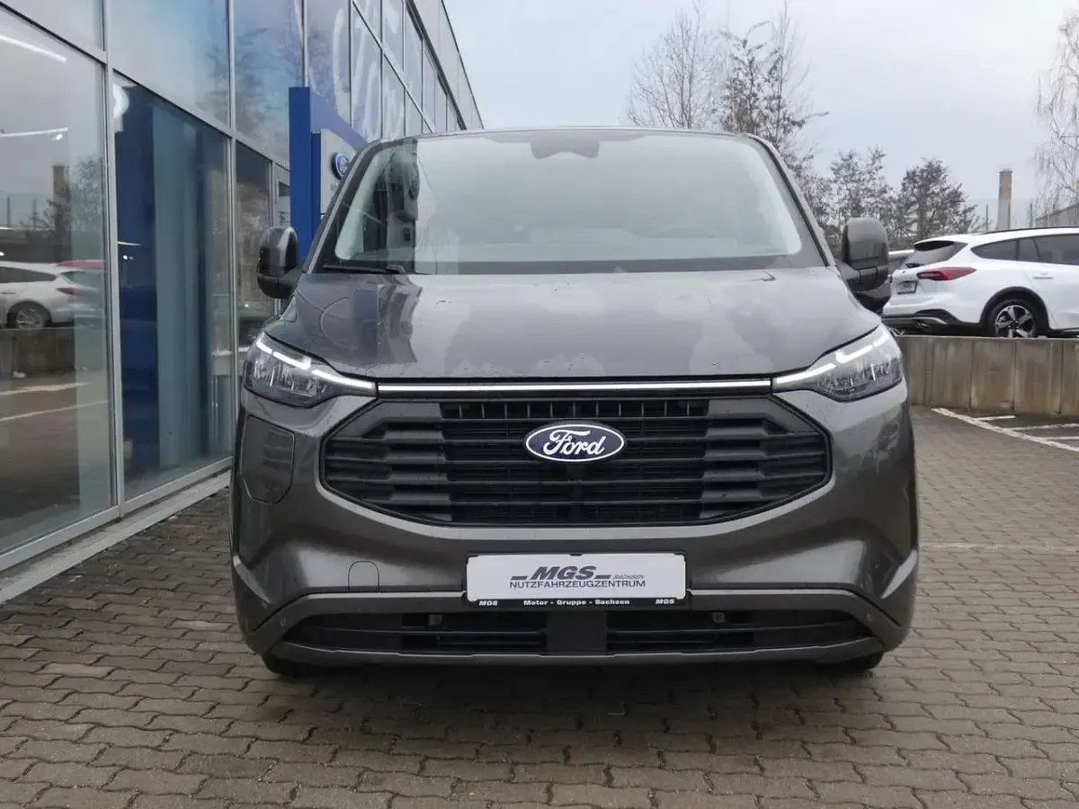 Gebraucht Ford Transit Custom Limited 232 PS (170 kW) 2025 Magnetic grey metallic Limousine